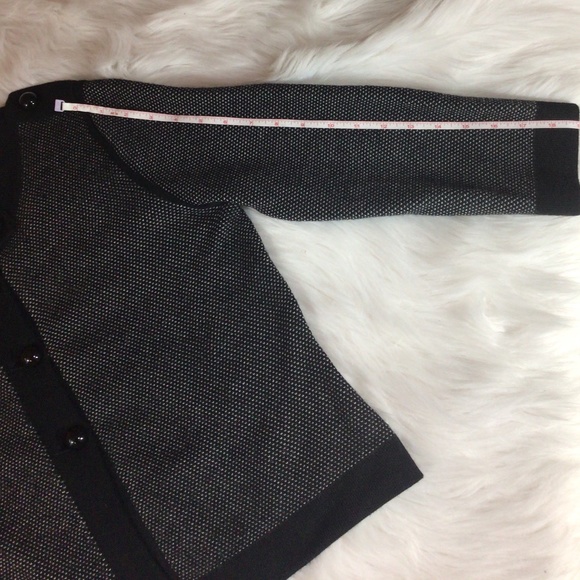 Banana Republic Cardigan with retro styling - Picture 3 of 5